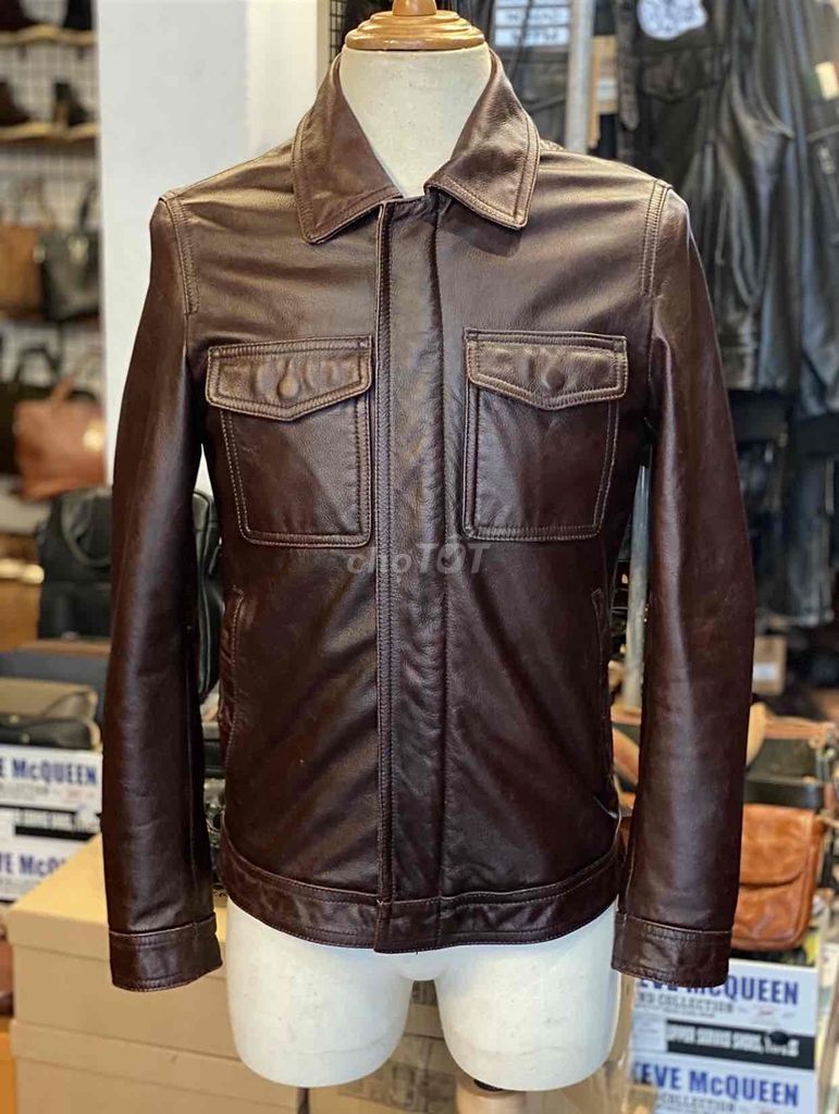 Áo da bò mài cổ bẻ đỏ mài cá tính bền bỉ. Mua bán Quần áo tại Quận Hải Châu Đà Nẵng được đăng bởi Ngọc Hoà hình 1