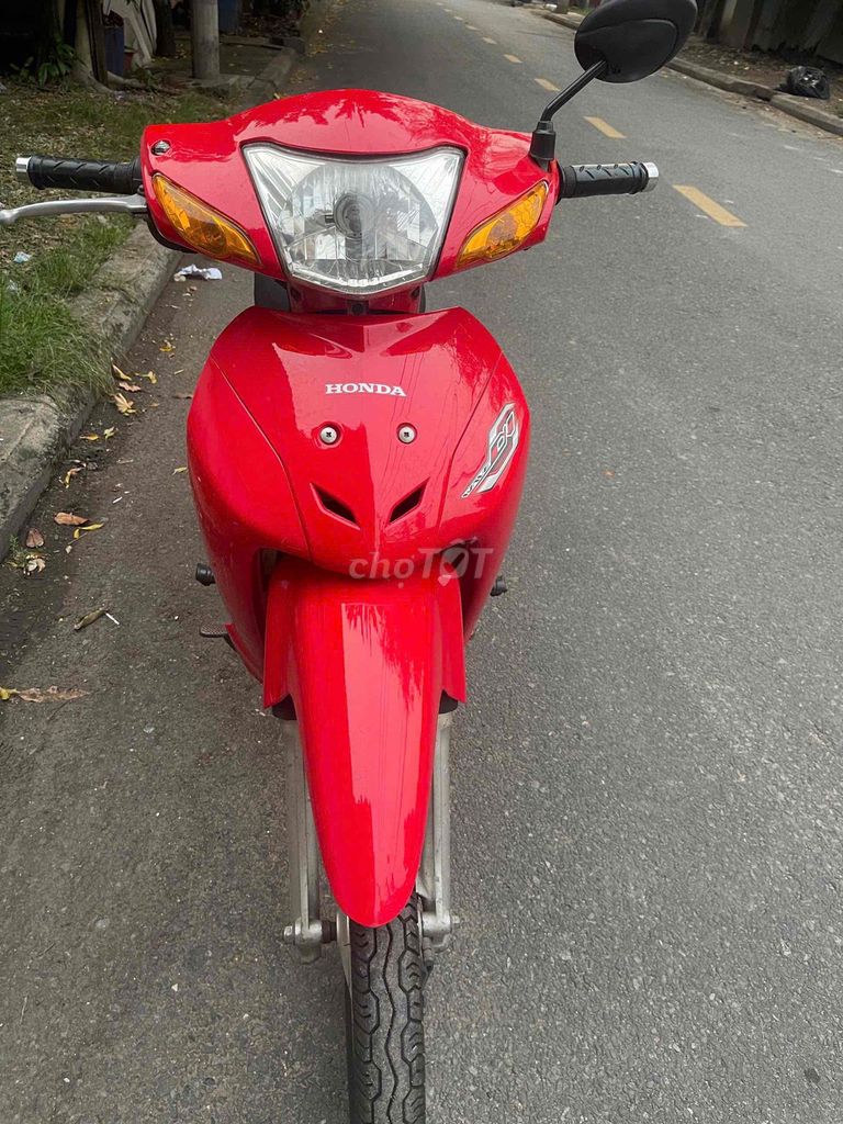 Красная Honda Wave Alpha 2008