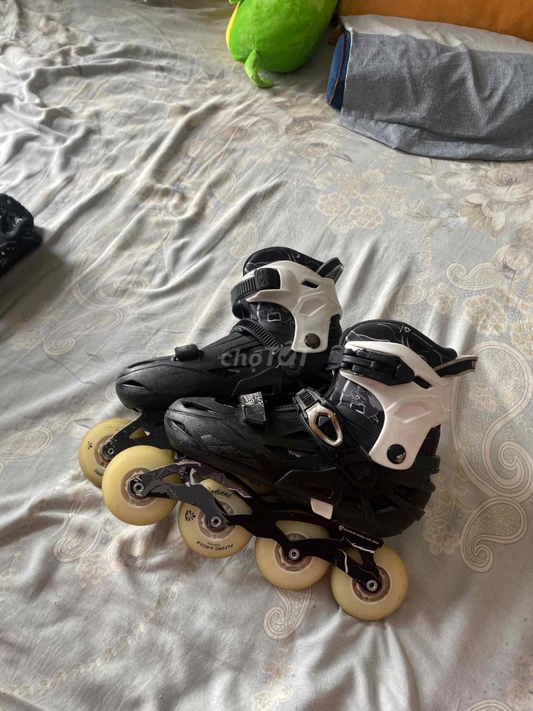 Giày patin Flying Eagle Đen, Trắng. Mua bán Đồ thể thao, Dã ngoại tại Quận 6 Tp Hồ Chí Minh được đăng bởi Yen Doan hình 1