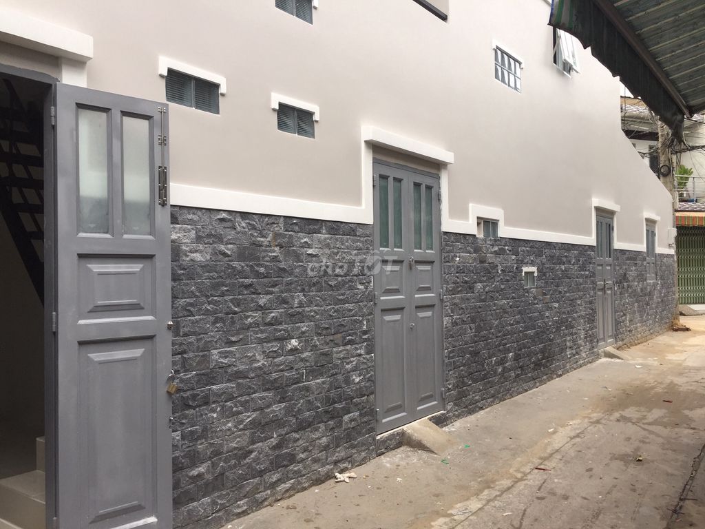 Phòng 1 lầu đúc, hẻm xe tải, 3x5m, Bancon, 130/5 NSHL, P Bảy hiền