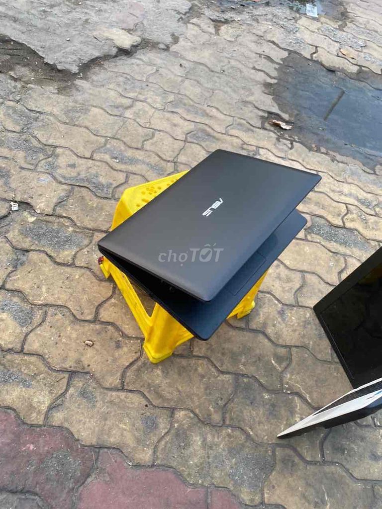 Asus Pentium 14.0 inch 4GB/320GB 95% mới. Mua bán Laptop tại Thành phố Thuận An Bình Dương được đăng bởi phúc cần alo ko nhắn tin  hình 1