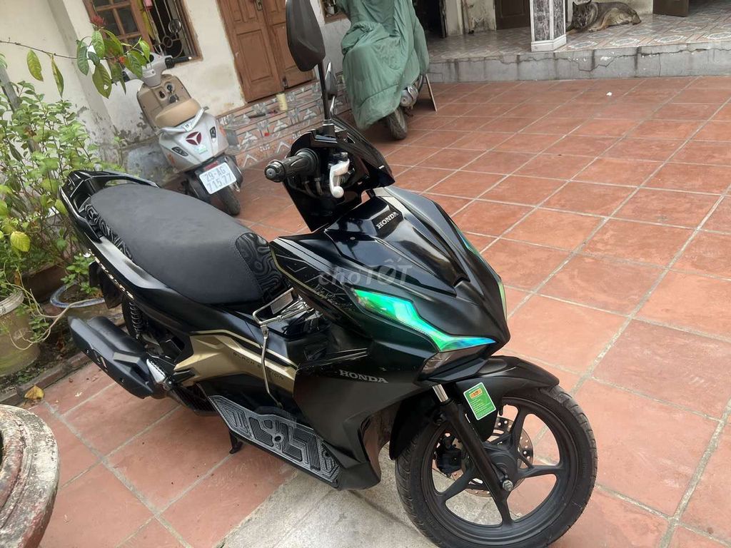 Специальная модель Honda Airblade 125 2020, черная
