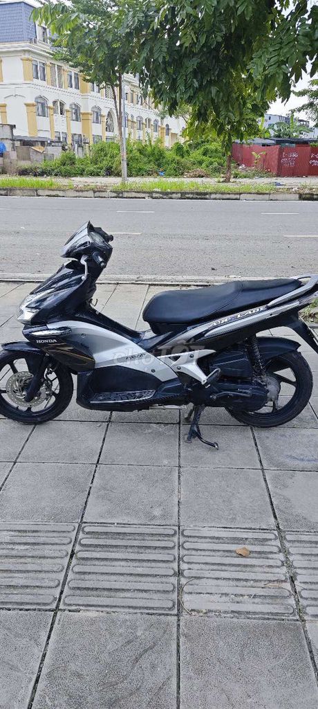 Honda Air Blade 2010 черный с серебристым