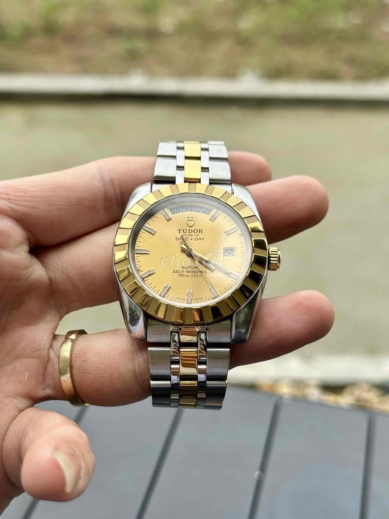 Tudor Classic Date-Day Champagne 41mm