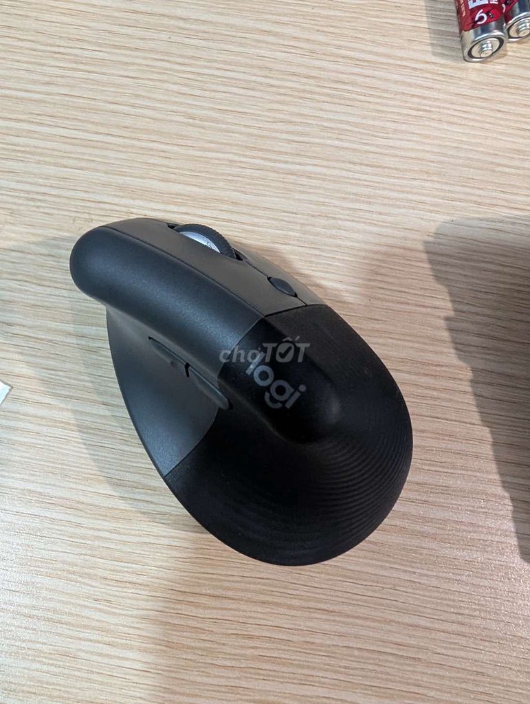 Chuột dọc công thái học Logitech Lift Vertical . Mua bán Phụ kiện (Màn hình, Chuột...) tại Quận Thanh Khê Đà Nẵng được đăng bởi Việt Trần hình 1
