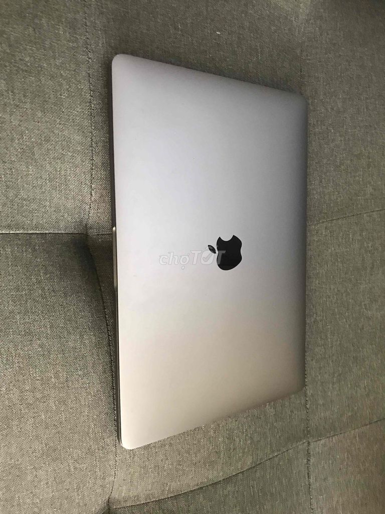 Apple MacBook Pro 2019 i5 8GB/256GB cần bán 7t2. Mua bán Laptop tại Thành phố Thuận An Bình Dương được đăng bởi Can ban hình 1