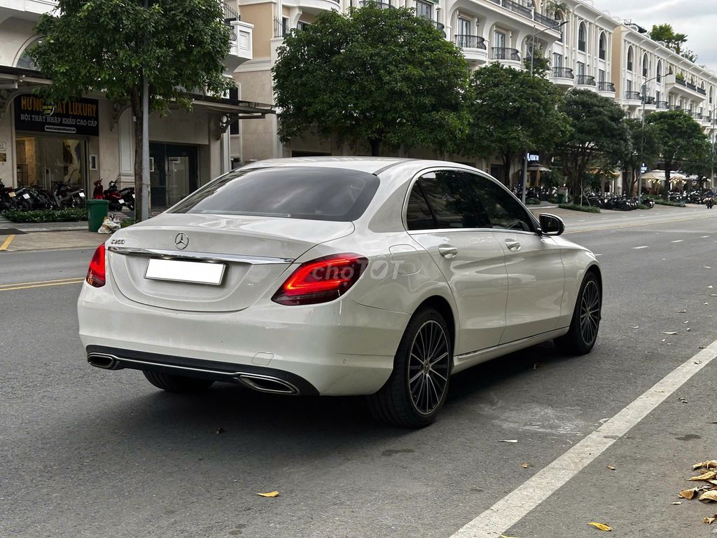 Mercedes Benz  C 200 Exclusive sx 2019  siêu mới. Mua bán Ô tô tại Quận Cầu Giấy Hà Nội được đăng bởi Quân Q Auto hình 2