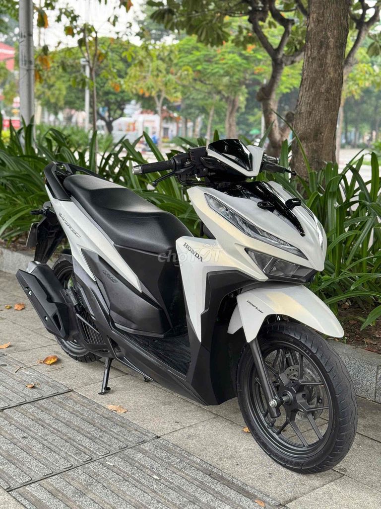 Vario 125 2022 бело-черный Индонезия гор. номер 9владельцев