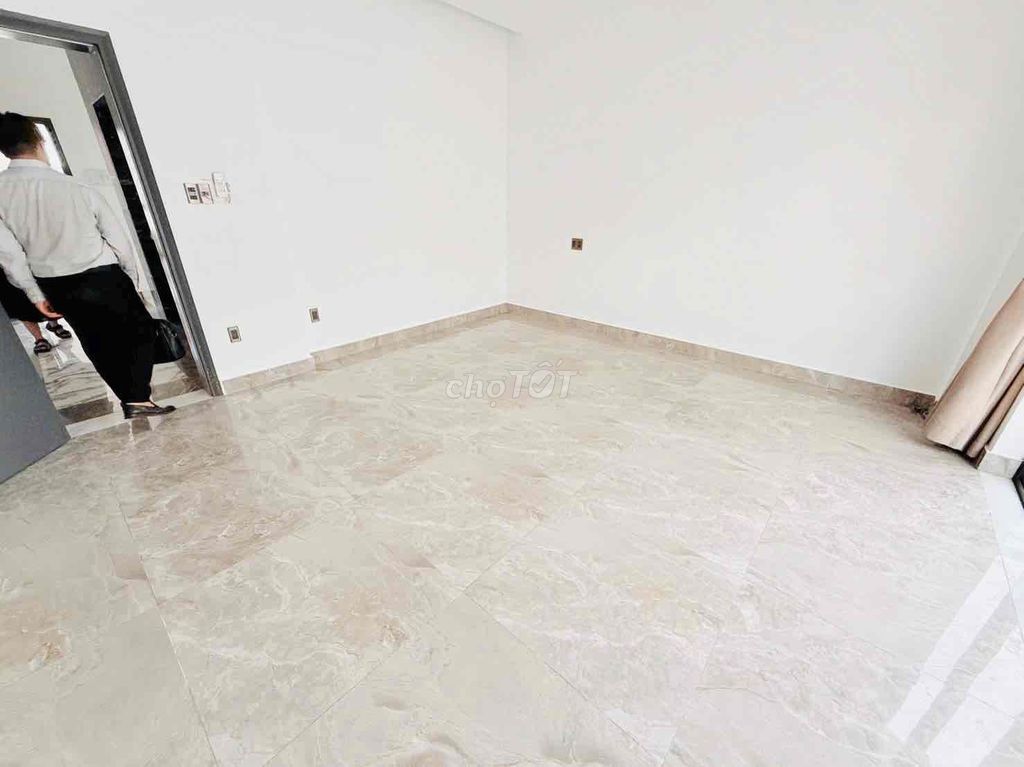Аренда виллы 10x20 в Him Lam, Тан Хынг, лифт, хорошая цена