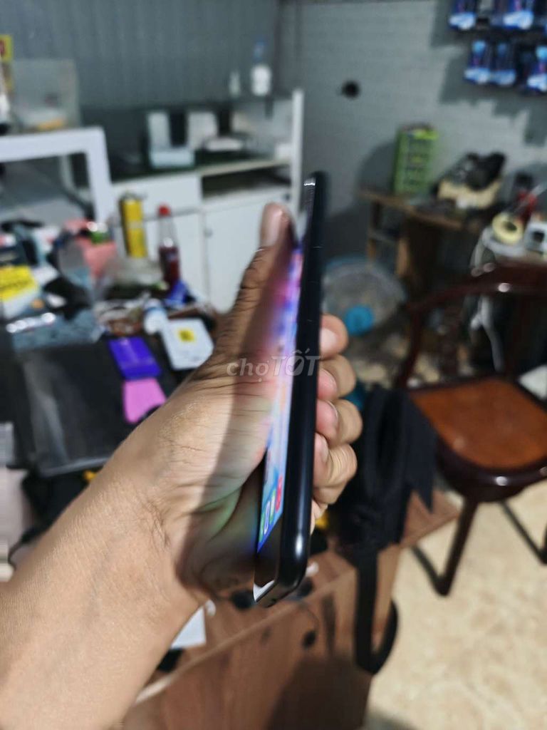 Apple iPhone SE 2020 64GB Đen Quốc tế, nguyên zin. Mua bán Điện thoại tại Huyện Châu Thành Bến Tre được đăng bởi Hoàng An Mobile hình 1