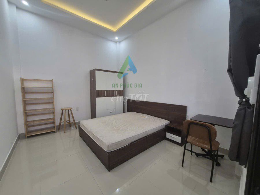 Nhà mt 2 tầng 5pn đường bà huyện thanh quan