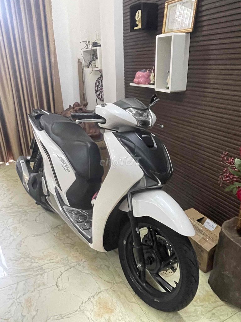 Cần bán Sh 125i 2019 ABS 2 kênh trước sau .. Mua bán Xe máy tại Quận Liên Chiểu Đà Nẵng được đăng bởi Lê Thành Trung hình 4
