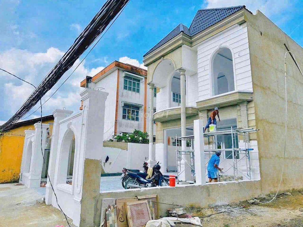 villa 300m2 thổ cư , vị trí đẹp Sổ hồng riêng 6pn , 3wc , hồ bơi mi ni. Mua bán nhà ở tại Huyện Cần Giuộc Long An được đăng bởi Hoàn BĐS  hình 3