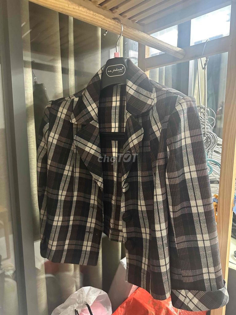 Thanh lý áo Blazer caro Hạnh fashion. Mua bán Quần áo tại Quận 6 Tp Hồ Chí Minh được đăng bởi Chiêm Tiểu Quyên hình 1