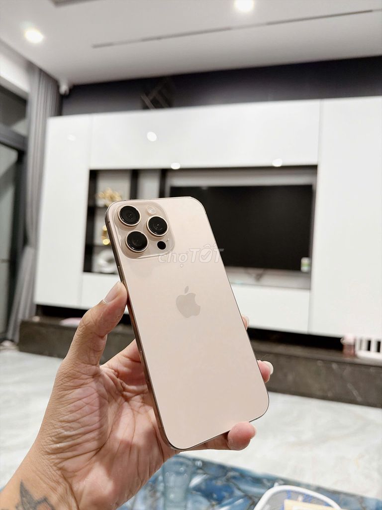iPhone 16 Promax 256GB Sa Mạc LL/a Pin 93%. Mua bán Điện thoại tại Quận Ngũ Hành Sơn Đà Nẵng được đăng bởi Lê Văn Trung hình 1