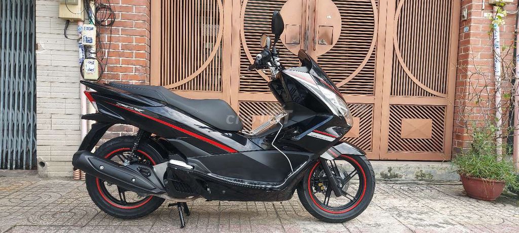 Honda PCX 125i 2017 Đen 18075 km. Mua bán Xe máy tại Quận Tân Phú Tp Hồ Chí Minh được đăng bởi Trung hình 1