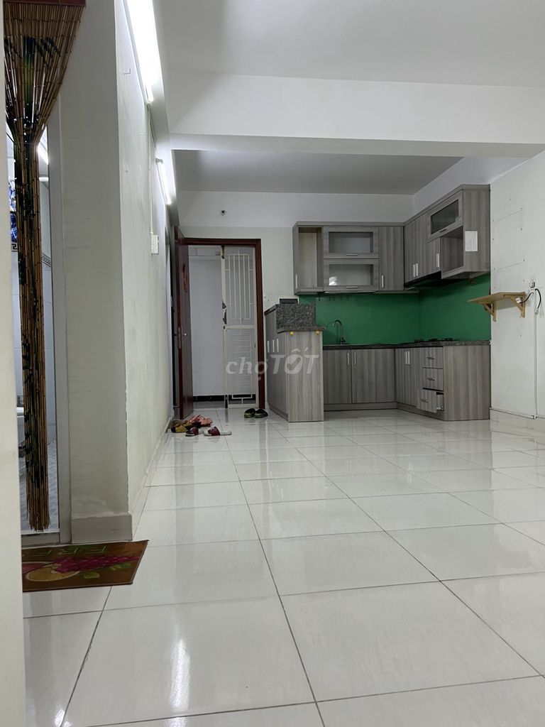 Cho thuê căn hộ 67m2 2PN 1WC nhà trống với giá 5,5tr- Happy City