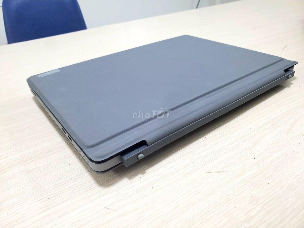 Laptop 2 trong 1: DELL 7200 i7 8665U