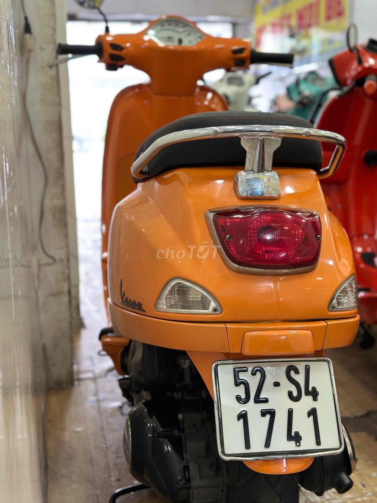 Piaggio Vespa LX150 Nhập Ý . BSTP. Mua bán Xe máy tại Quận Phú Nhuận Tp Hồ Chí Minh được đăng bởi Ngọc Huy hình 4