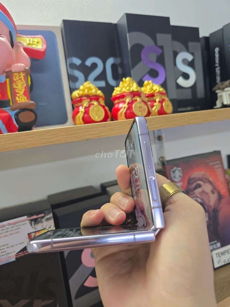 Samsung Galaxy Z Flip 4 128GB Tím. Mua bán Điện thoại tại Thành phố Thủ Đức Tp Hồ Chí Minh được đăng bởi Minh phương hình 1