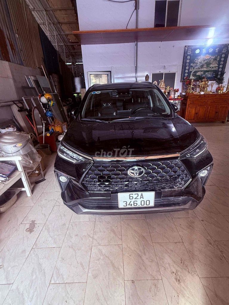 Toyota Veloz Cross 7 мест, черный, Индонезия, 71 000 км