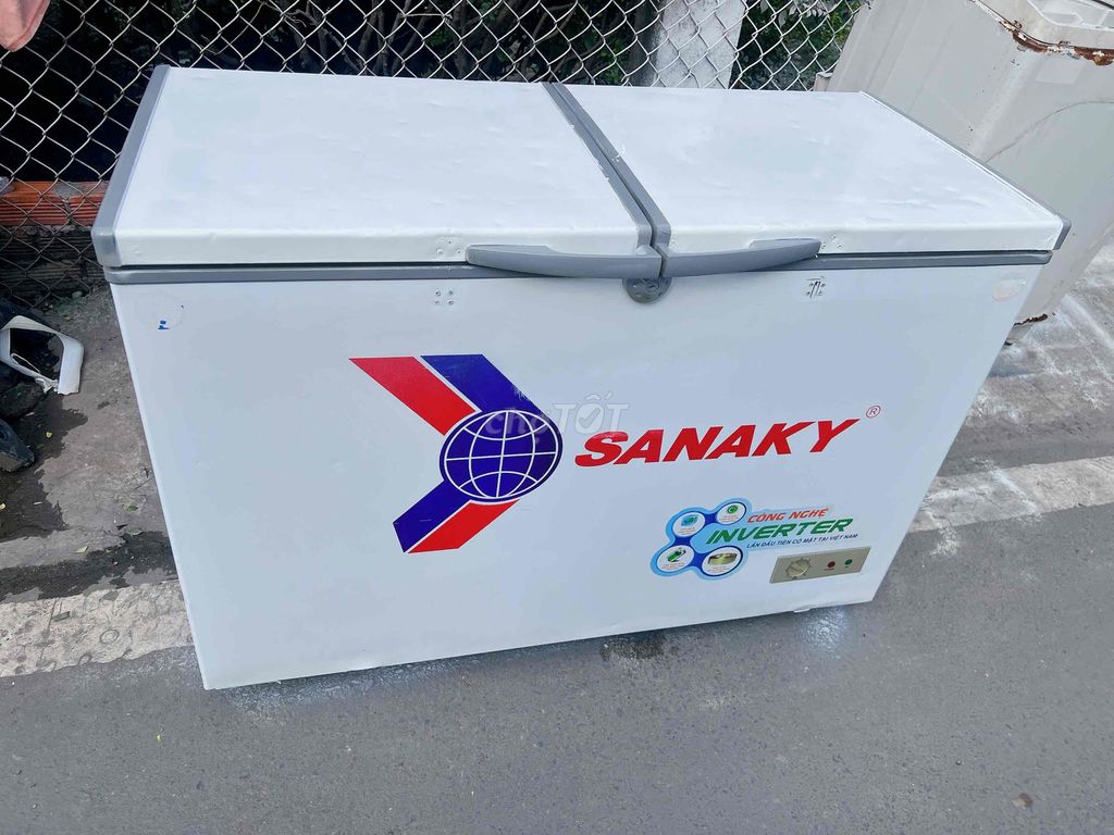 Tủ đông Sanaky 270l đông mát inverter