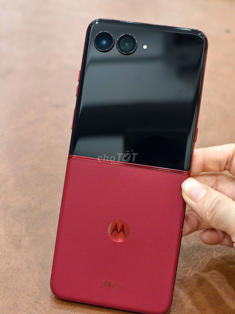 Motorola Razr 60 Ultra quốc tế Mỹ 16-512gb Đỏ. Mua bán Điện thoại tại Quận Đống Đa Hà Nội được đăng bởi Hn Store hình 1