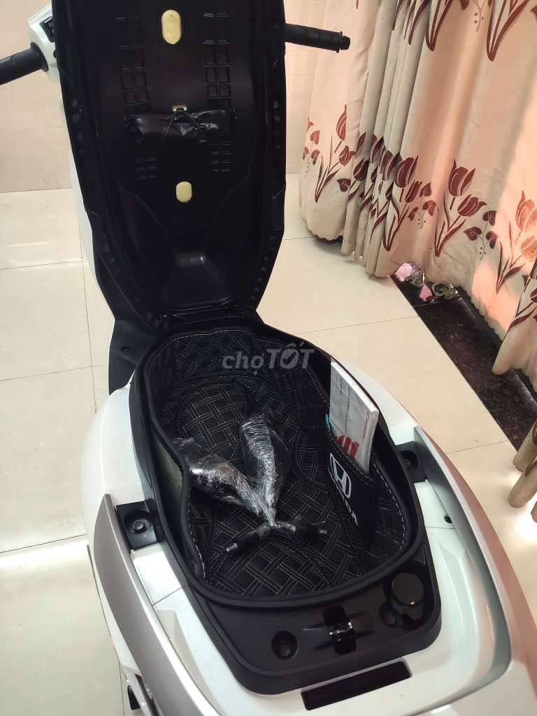 LEAD 4val chínhchủ 2024 đi đúng 2600km mới 99,9%. Mua bán Xe máy tại Quận Gò Vấp Tp Hồ Chí Minh được đăng bởi Mr Lam hình 13