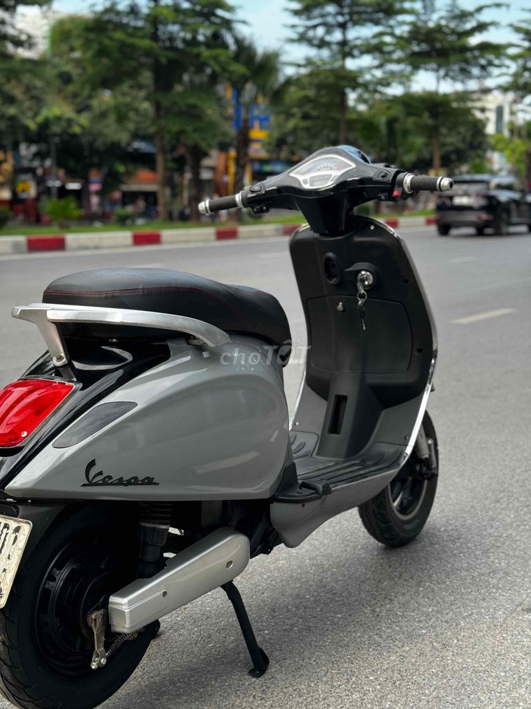 Vespa xám đủ giấy,bình lướt mới thay 2k23