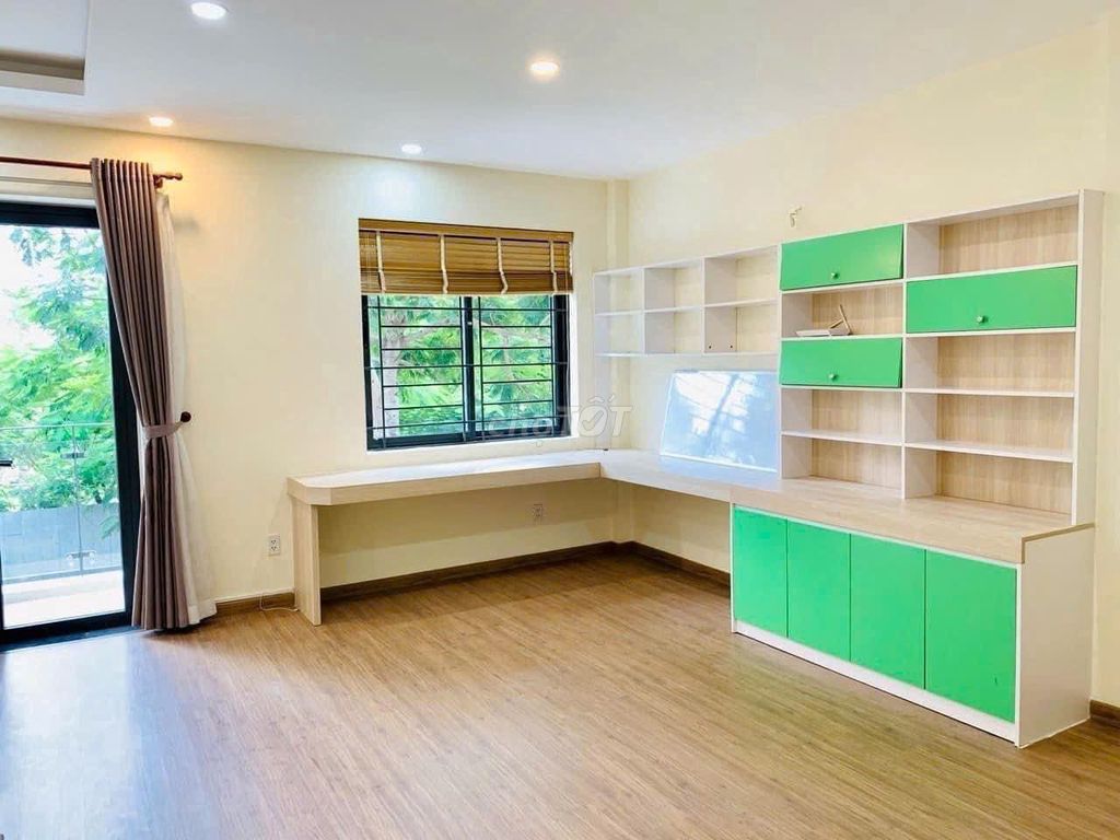 Lakeview City giá: 25tr/th! Nhà phố 3 lầu 4PN hoàn thiện máy lạnh, rèm