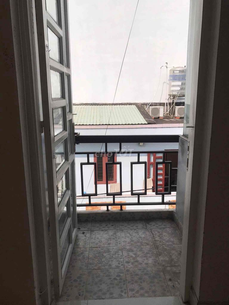 Cho nữ thuê phòng trong nhà nguyên căn Q. Tân Phú