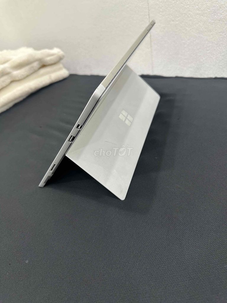 Surface Pro 5 nguyên zin. Mua bán Máy tính bảng tại Quận Phú Nhuận Tp Hồ Chí Minh được đăng bởi Võ Tường Vy hình 1