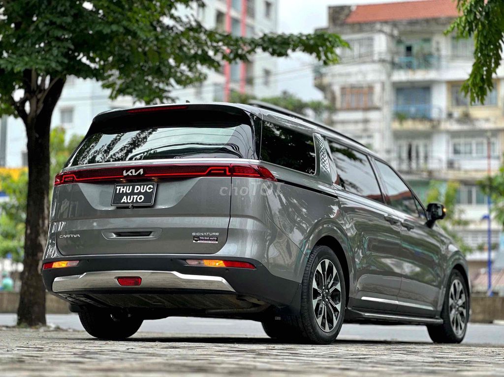 Kia Carnival Signature 2024 дизель автомат серый