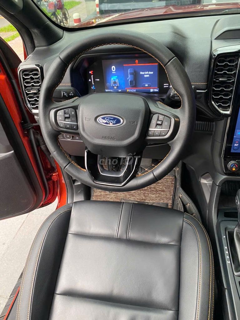 FORD RANGER WILDTRAK ĐỎ CÁ NHÂN 2023 - 35.000 KM. Mua bán Ô tô tại Quận Tân Bình Tp Hồ Chí Minh được đăng bởi Mr Hoài SÀI GÒN FORD  hình 12