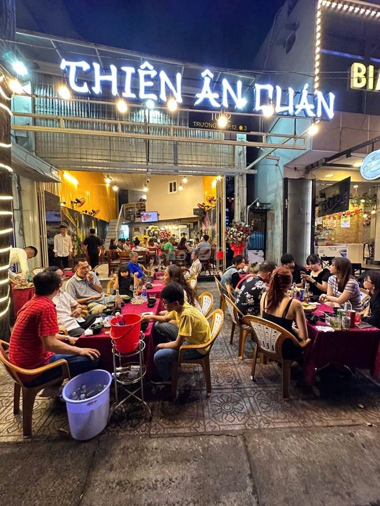 Аренда · 5 комн. · 90 м² · Quận 3, ул. Trường Sa