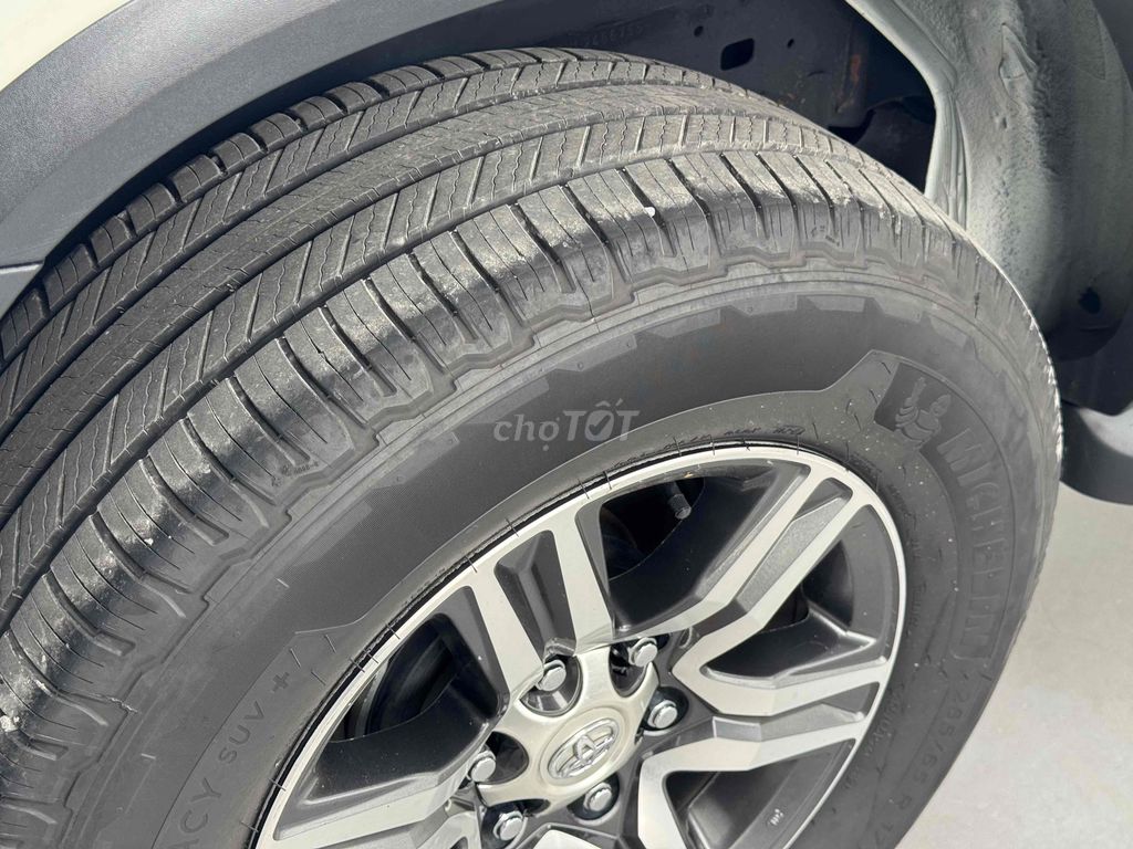 Toyota Fortuner 2020 Dầu Số sàn 100.000 km. Mua bán Ô tô tại undefined undefined được đăng bởi Long Auto Vạn Phúc hình 8