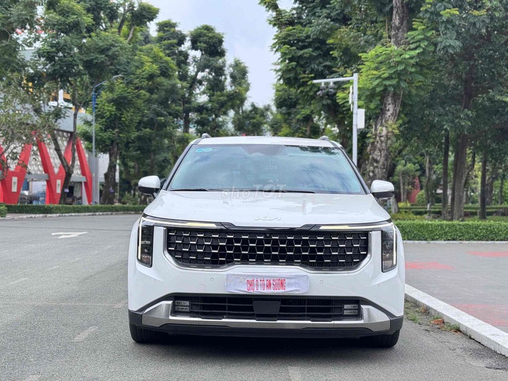 Kia Carnival 2024 Premium 8 мест Белый