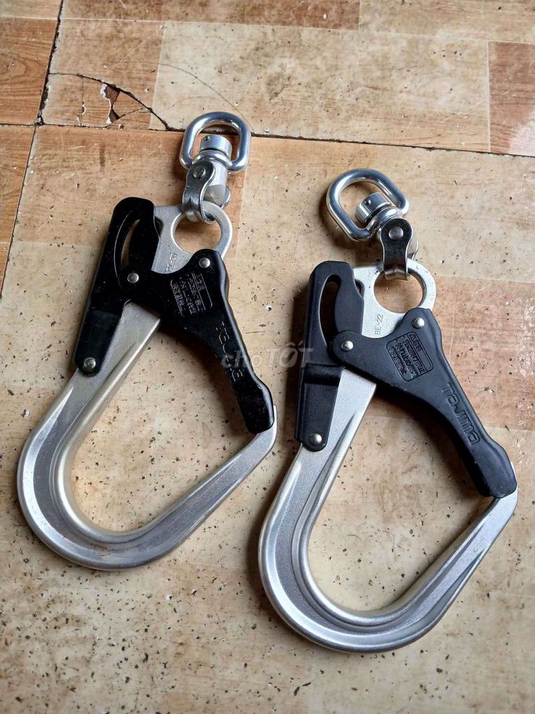 Móc đeo an toàn Tajima Nhật Bản Bạc, Đen. Mua bán Đồ chuyên dụng, Giống nuôi trồng tại Thành phố Ngã Bảy Hậu Giang được đăng bởi Huy SHOP ĐỒ NGHỀ NHẬT BÃI GIÁ RẺ hình 1
