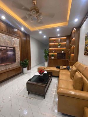 Hàng Hot! Bán nhà Nguyễn Khánh Toàn, Ngõ Nông, 6Tầng Thang Máy 45m2. Mua bán nhà ở tại Quận Cầu Giấy Hà Nội được đăng bởi Quang Tuấn
