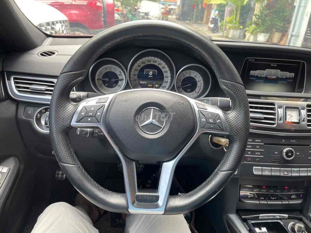 Mercedes Benz E Class 2015 E250 AMG - 105000 km. Mua bán Ô tô tại Quận Hoàng Mai Hà Nội được đăng bởi Mr Hung hình 9