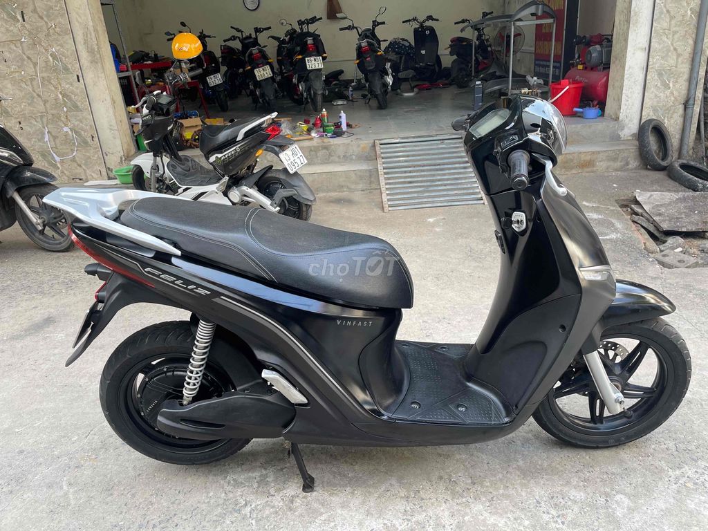 Xe Vinfast-Feliz-Màu đen. Mua bán Xe điện tại Quận Ba Đình Hà Nội được đăng bởi Nguyễn Huy Hoàng hình 2