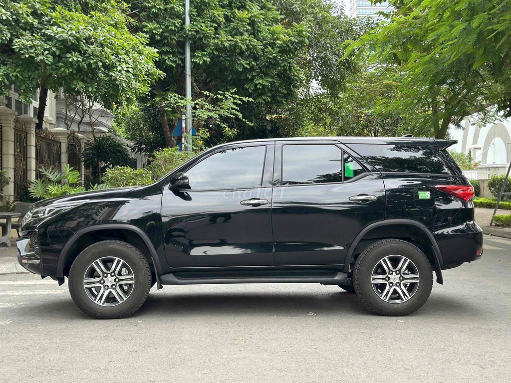 Toyota Fortuner 2024 2.4L 4x2 sx 2024 màu đen. Mua bán Ô tô tại Quận Cầu Giấy Hà Nội được đăng bởi Cao Quý hình 6