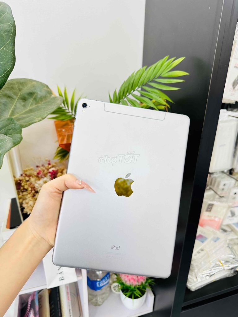 IPAD PRO (9.7in) 4G+Wifi Bộ Nhớ 32Gb. Mua bán Máy tính bảng tại Thành phố Biên Hòa Đồng Nai được đăng bởi Mobile Di Động Biên Hoà hình 1