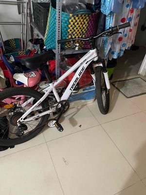 Xe đạp TRIOBLADE TN-818 Trắng. Mua bán Xe đạp tại Thành phố Vũng Tàu Bà Rịa - Vũng Tàu được đăng bởi phụng 