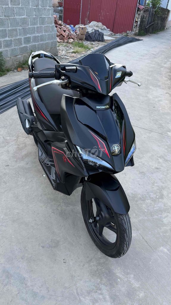 Honda Air Blade 2018, 10-летие, черный глянцевый