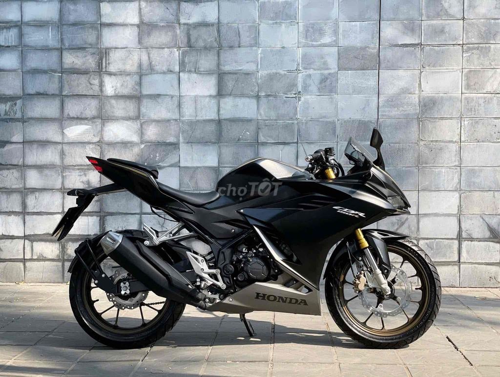 Honda CBR150R 2025 Đen 2700km. Mua bán Xe máy tại Quận Cầu Giấy Hà Nội được đăng bởi Tuấn Việt Motor hình 1