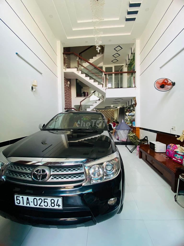 Nhà 5 tầng, Phan Huy Ích xe ngủ trong nhà, Phường 15 Tân Bình, 9,2 tỷ.