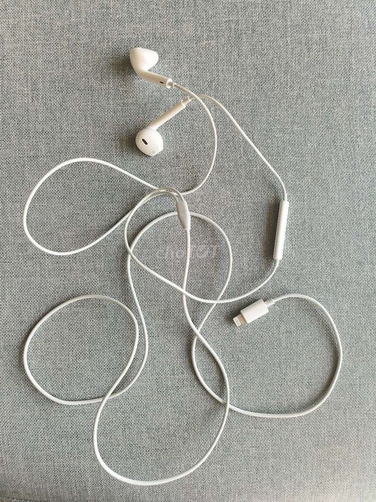 Tai nghe iphone jack lightning zin chuẩn . Mua bán Tivi, Âm thanh tại Quận Tân Phú Tp Hồ Chí Minh được đăng bởi Trong Minh hình 1