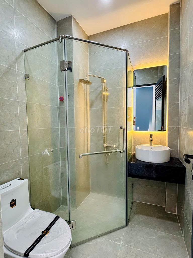 Дом на продажу в Нгок Лам, 5.5м x 5.5м, 3 спальни