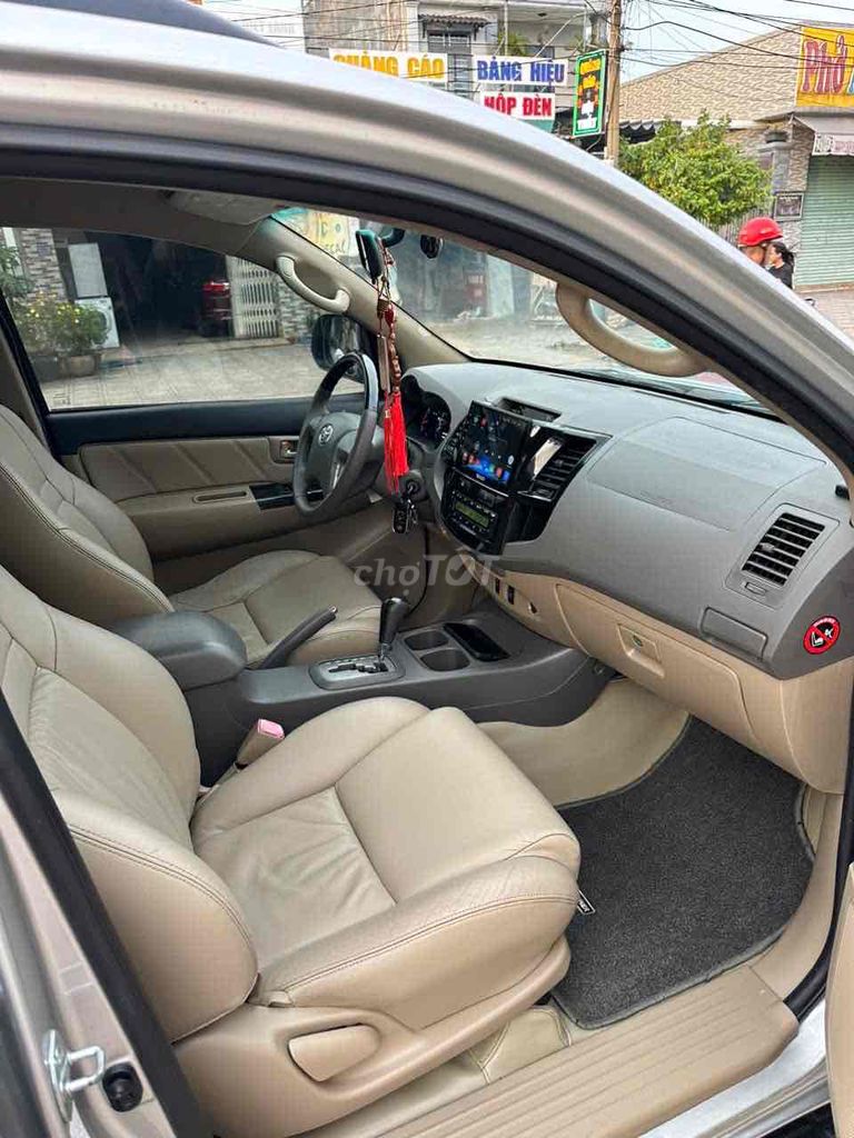 Toyota Fortuner 2013 2.7V mới xuất sắc giá cực rẻ. Mua bán Ô tô tại Thành phố Thuận An Bình Dương được đăng bởi Tuan Minh hình 8